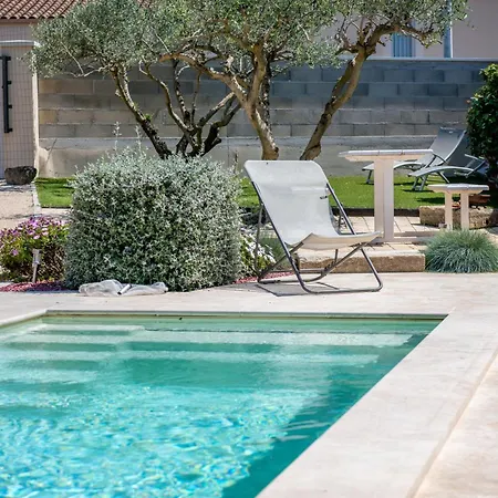 Belle Maison Jardin Piscine Pres Avignon Holiday home Villeneuve-les-Avignon