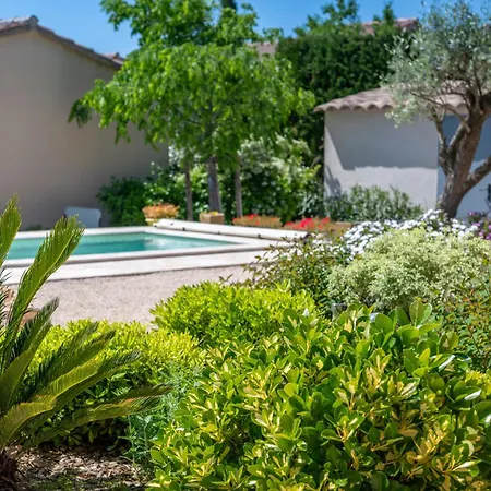 Belle Maison Jardin Piscine Pres Avignon Holiday home
